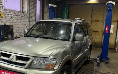 Mitsubishi Pajero III рестайлинг, 2003 год, 600 000 рублей, 2 фотография