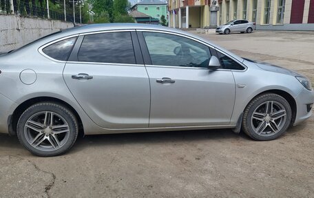 Opel Astra J, 2013 год, 900 000 рублей, 3 фотография
