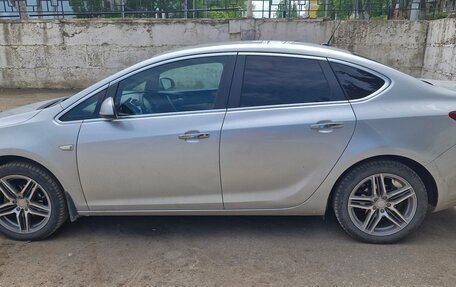 Opel Astra J, 2013 год, 900 000 рублей, 2 фотография