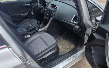 Opel Astra J, 2013 год, 900 000 рублей, 12 фотография