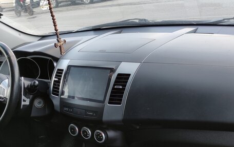 Mitsubishi Outlander III рестайлинг 3, 2008 год, 1 150 000 рублей, 3 фотография