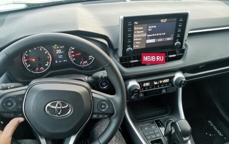 Toyota RAV4, 2021 год, 4 700 000 рублей, 2 фотография