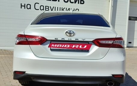 Toyota Camry, 2019 год, 2 390 000 рублей, 4 фотография