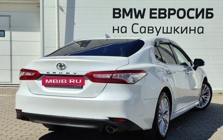 Toyota Camry, 2019 год, 2 390 000 рублей, 2 фотография
