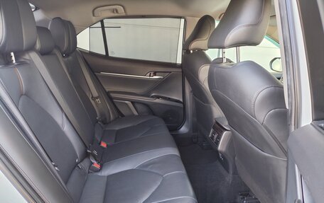 Toyota Camry, 2019 год, 2 390 000 рублей, 13 фотография