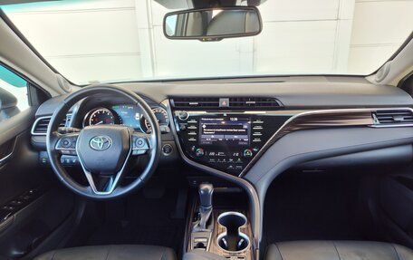 Toyota Camry, 2019 год, 2 390 000 рублей, 11 фотография