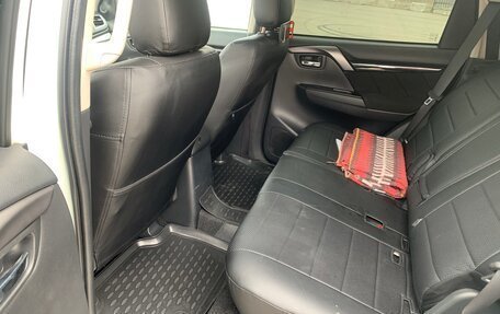 Mitsubishi Pajero Sport III рестайлинг, 2017 год, 2 500 000 рублей, 17 фотография