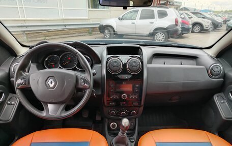 Renault Duster I рестайлинг, 2017 год, 1 044 000 рублей, 5 фотография