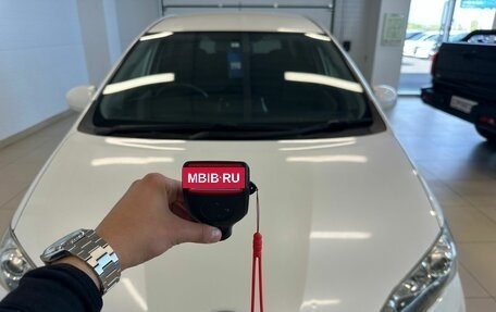 Toyota Wish II, 2010 год, 1 499 000 рублей, 30 фотография