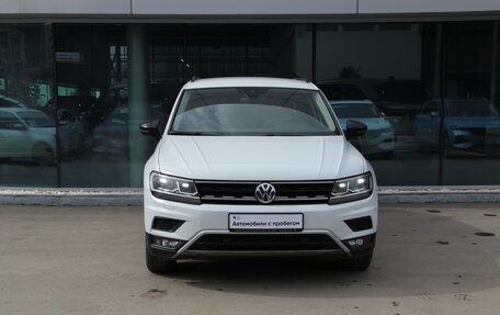 Volkswagen Tiguan II, 2019 год, 2 595 000 рублей, 2 фотография