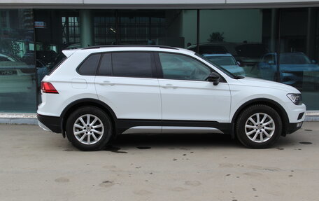 Volkswagen Tiguan II, 2019 год, 2 595 000 рублей, 4 фотография