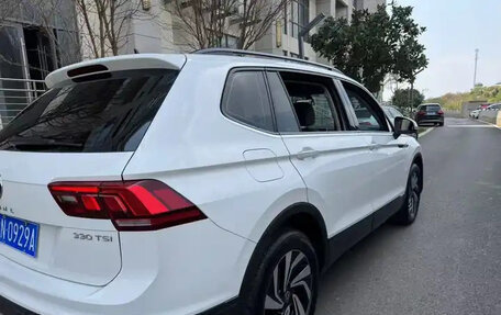 Volkswagen Tiguan II, 2022 год, 2 750 000 рублей, 9 фотография