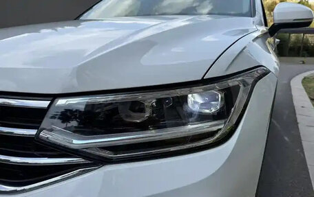 Volkswagen Tiguan II, 2022 год, 2 750 000 рублей, 10 фотография