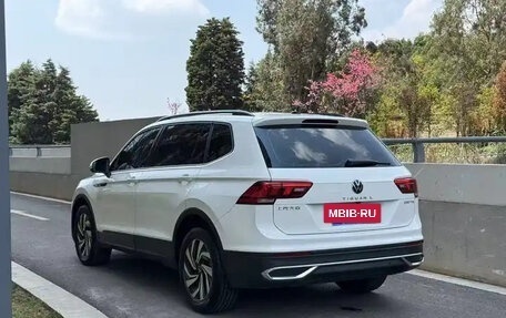 Volkswagen Tiguan II, 2022 год, 2 750 000 рублей, 7 фотография