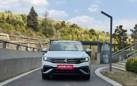 Volkswagen Tiguan II, 2022 год, 2 750 000 рублей, 4 фотография