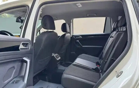 Volkswagen Tiguan II, 2022 год, 2 750 000 рублей, 13 фотография
