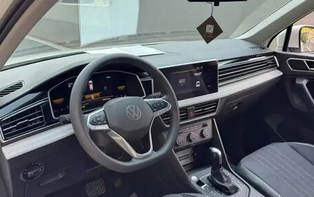 Volkswagen Tiguan II, 2022 год, 2 750 000 рублей, 12 фотография