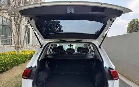 Volkswagen Tiguan II, 2022 год, 2 750 000 рублей, 16 фотография