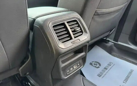 Volkswagen Tiguan II, 2022 год, 2 750 000 рублей, 29 фотография