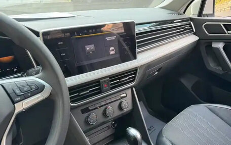 Volkswagen Tiguan II, 2022 год, 2 750 000 рублей, 32 фотография