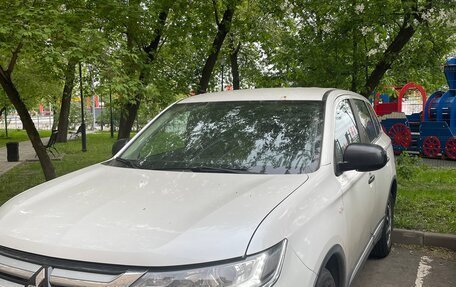 Mitsubishi Outlander III рестайлинг 3, 2016 год, 1 580 000 рублей, 2 фотография