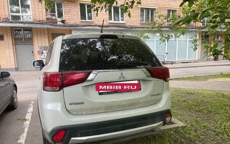 Mitsubishi Outlander III рестайлинг 3, 2016 год, 1 580 000 рублей, 5 фотография