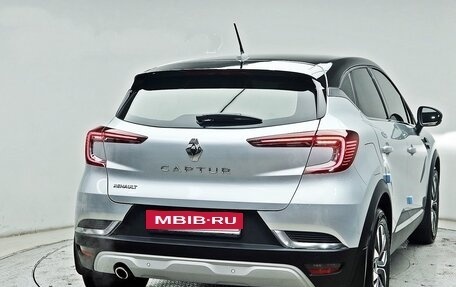 Renault Kaptur I рестайлинг, 2021 год, 1 744 000 рублей, 2 фотография