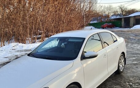 Volkswagen Jetta VI, 2011 год, 999 999 рублей, 2 фотография