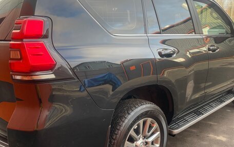 Toyota Land Cruiser Prado 150 рестайлинг 2, 2017 год, 5 270 000 рублей, 6 фотография