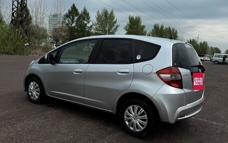 Honda Fit III, 2010 год, 650 000 рублей, 3 фотография