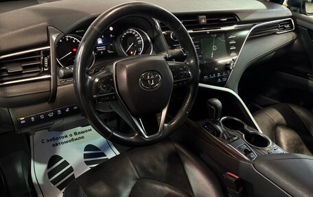 Toyota Camry, 2019 год, 3 098 000 рублей, 5 фотография
