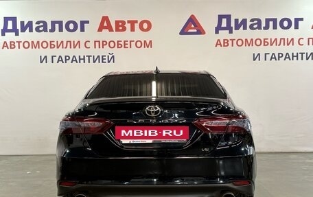 Toyota Camry, 2019 год, 3 098 000 рублей, 4 фотография