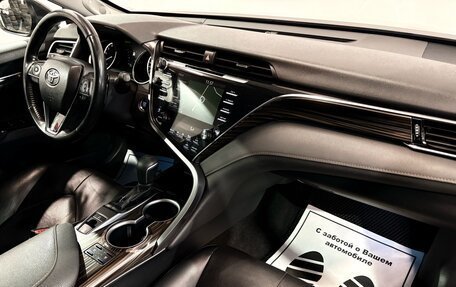 Toyota Camry, 2019 год, 3 098 000 рублей, 22 фотография