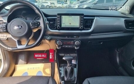 KIA Stonic, 2020 год, 1 420 000 рублей, 6 фотография
