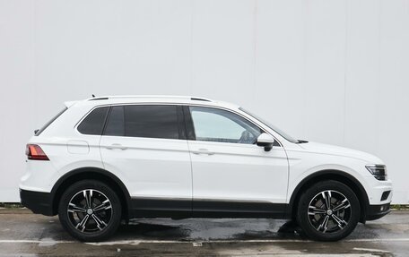 Volkswagen Tiguan II, 2018 год, 2 849 000 рублей, 5 фотография