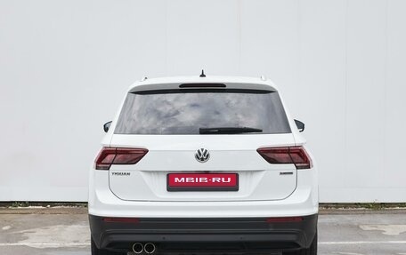 Volkswagen Tiguan II, 2018 год, 2 849 000 рублей, 4 фотография