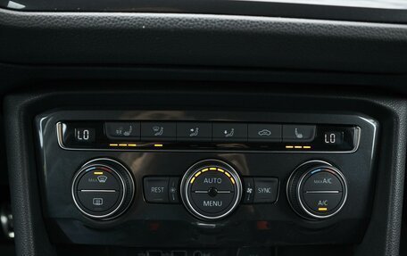Volkswagen Tiguan II, 2018 год, 2 849 000 рублей, 15 фотография