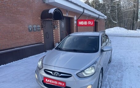 Hyundai Solaris II рестайлинг, 2012 год, 980 000 рублей, 3 фотография