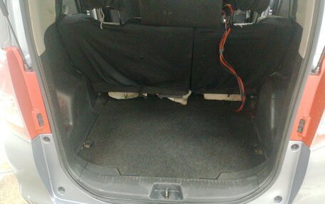 Toyota Ractis I, 2009 год, 650 000 рублей, 2 фотография