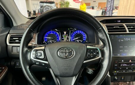 Toyota Camry, 2017 год, 2 390 000 рублей, 11 фотография