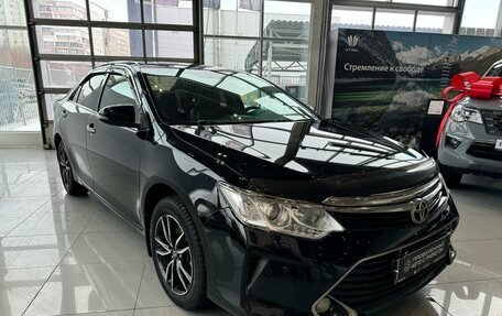 Toyota Camry, 2017 год, 2 390 000 рублей, 7 фотография