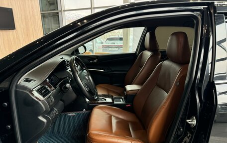 Toyota Camry, 2017 год, 2 390 000 рублей, 9 фотография