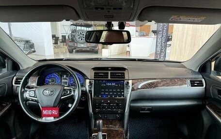 Toyota Camry, 2017 год, 2 390 000 рублей, 26 фотография