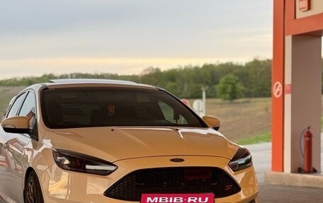 Ford Focus ST III, 2017 год, 1 750 000 рублей, 2 фотография