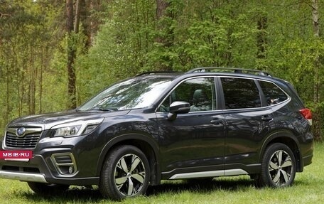 Subaru Forester, 2018 год, 2 975 000 рублей, 3 фотография