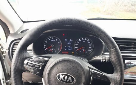 KIA Rio IV, 2018 год, 1 000 000 рублей, 10 фотография