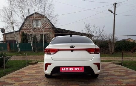 KIA Rio IV, 2018 год, 1 000 000 рублей, 2 фотография