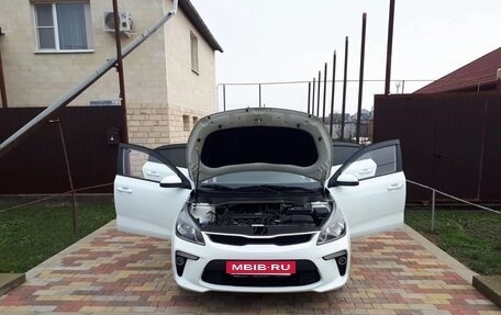 KIA Rio IV, 2018 год, 1 000 000 рублей, 11 фотография