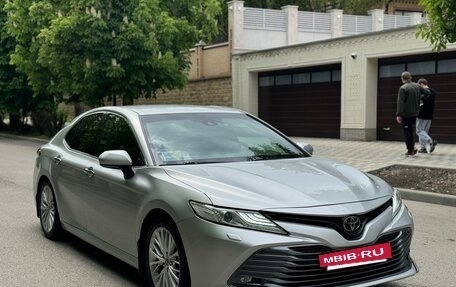 Toyota Camry, 2018 год, 2 999 999 рублей, 3 фотография