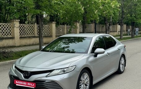 Toyota Camry, 2018 год, 2 999 999 рублей, 4 фотография